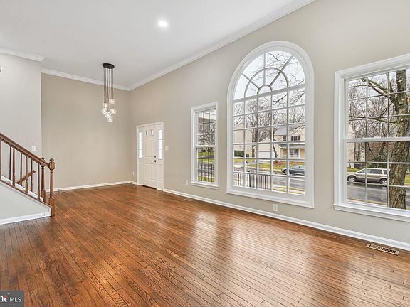 3rd image of 13930 Stonefield Dr