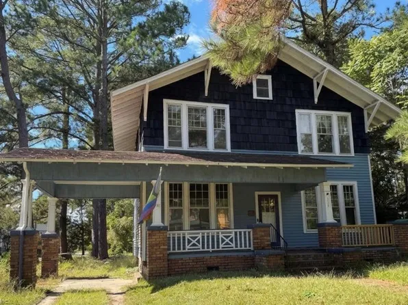 215 Linden Ave, Suffolk, VA 23434