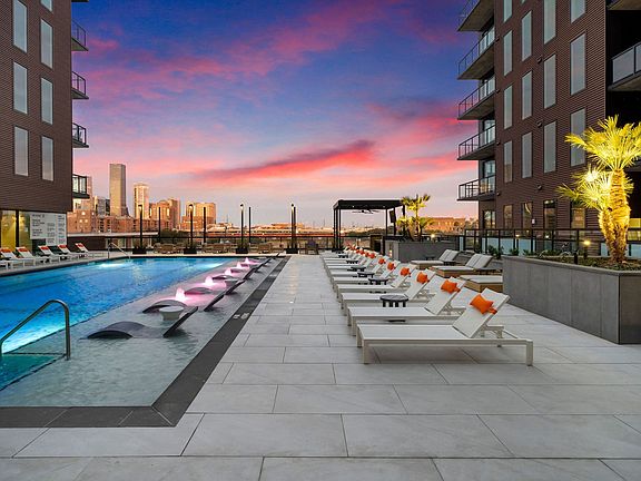 2nd image of 2404 Navigation Blvd #320