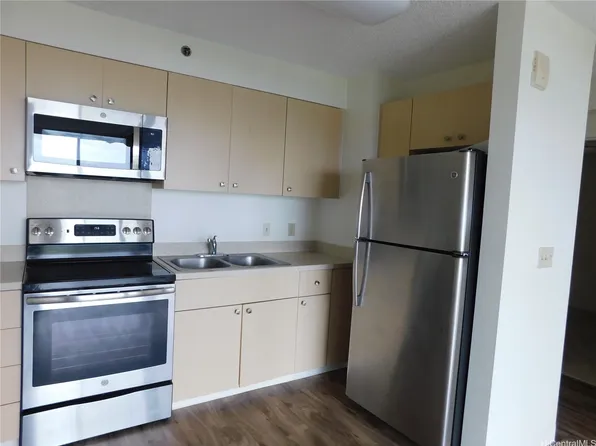 94-302 Paiwa St APT 807, Waipahu, HI 96797