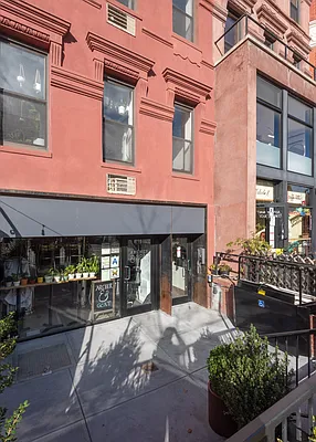 Rented by Compass | media 24