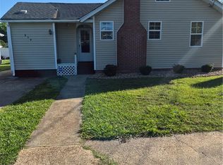 379 Schley Ave, Hampton, VA 23661