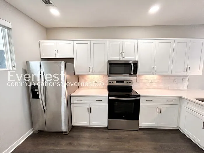 302 Jeffries Way — Photo 6