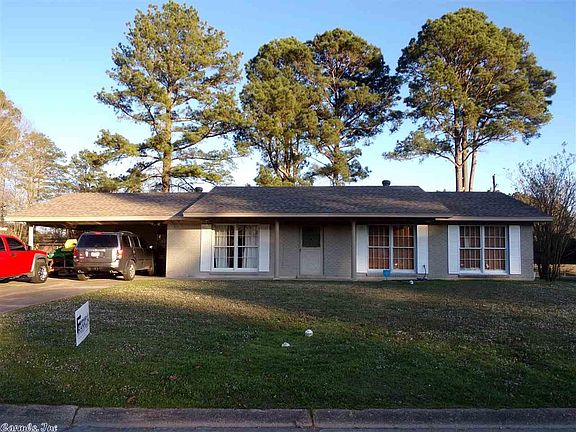 2nd image of 2208 Sheraton Park Dr