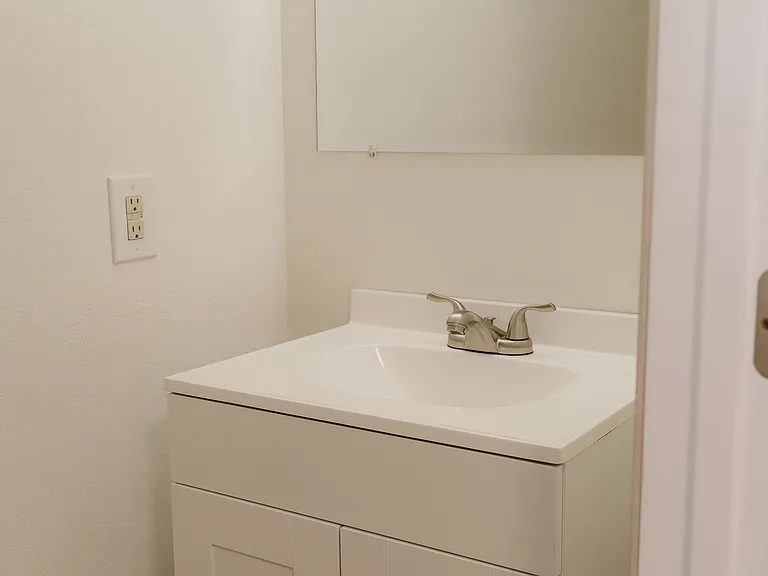 3815 Maple Ave — Photo 12