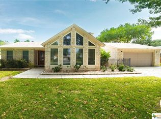 201 Lake Ridge Dr, Seguin, TX 78155