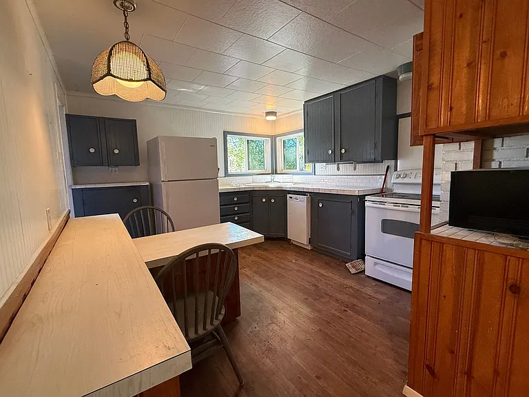 52220 Huntington Rd — Photo 5