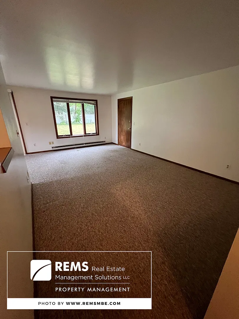 210 West John St. — Photo 1