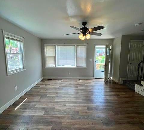 4th image of 1646 Wadsworth Way