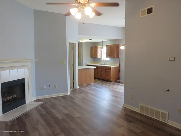 3rd image of 5638 Alexandria Ln