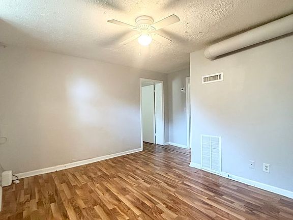2nd image of 1911 Park Ave APT 2