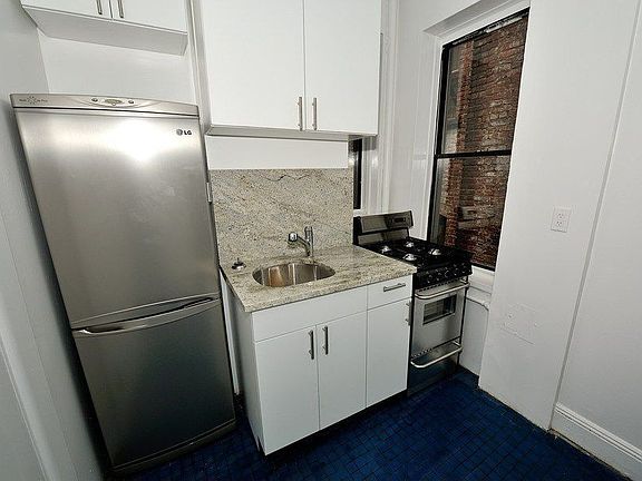 3rd image of 255 W 15th St APT 14