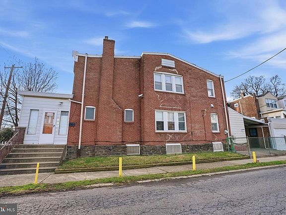 3rd image of 4418 Devereaux St