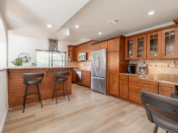 211 N Carillo Rd #E, Ojai, CA 93023