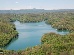 Fox Lake Ln, Lafollette, TN 37766