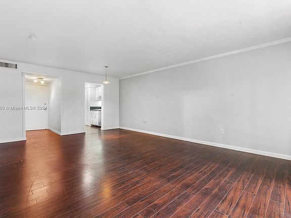 5th image of 1205 Mariposa Ave APT 328