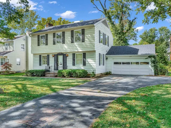 1939 SW Oakley Ave, Topeka, KS 66604