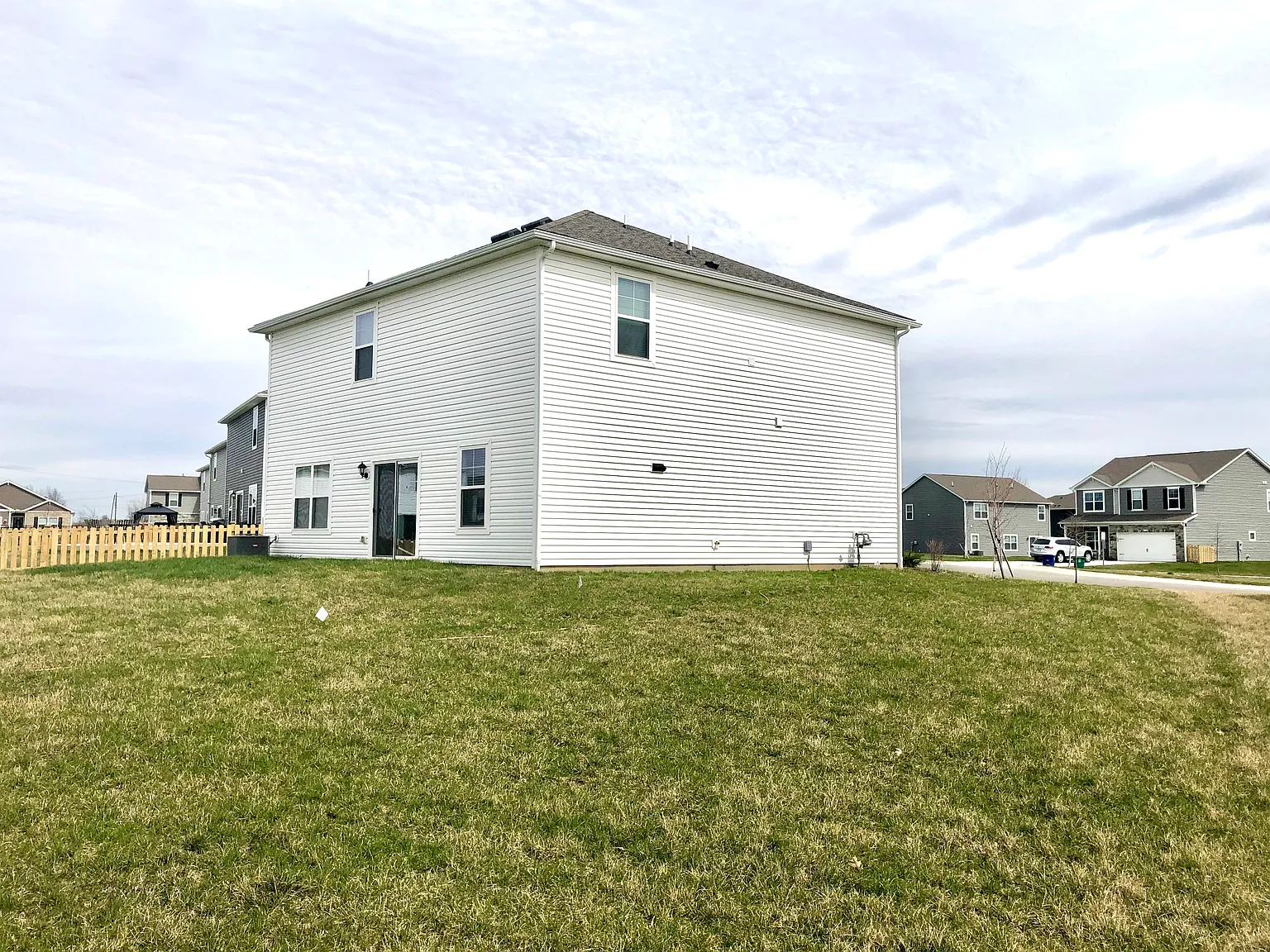 4 bed, 2.5 bath, 2155 sqft, $2,750 — Photo 3
