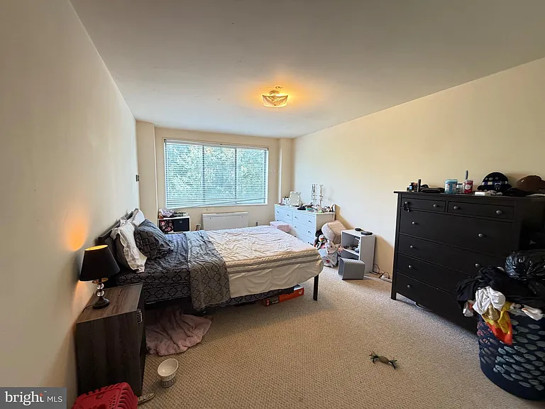 10201 Grosvenor Pl #320 — Photo 16