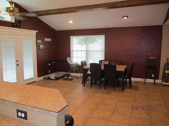 4th image of 707 N Avenue C