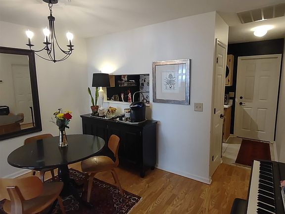 3rd image of 3116 Hotchkiss Ln
