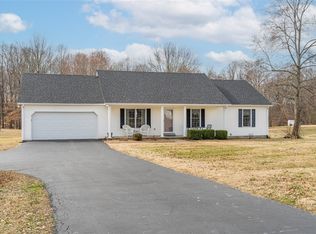 7253 Bowling Green Rd, Scottsville, KY 42164