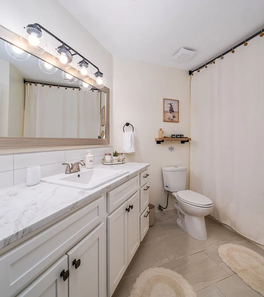2 bed, 944 sqft, $2,950 — Photo 3