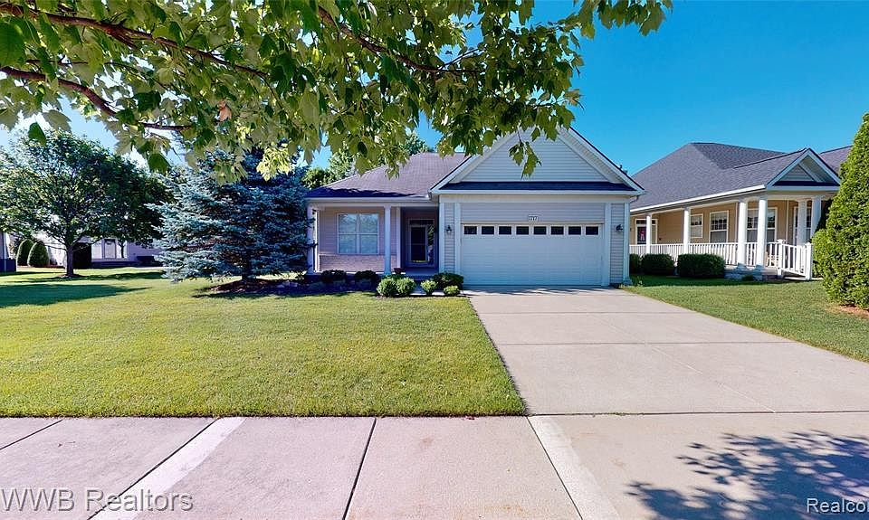 1st image of 3717 Crestwood Dr #122