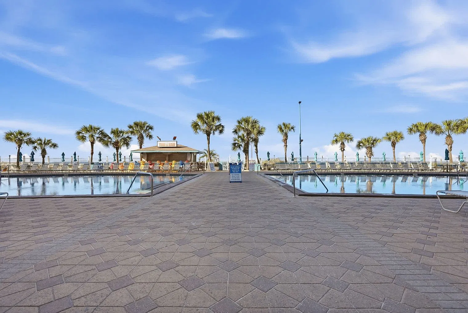 1 bed, 1.0 bath, 731 sqft, $1,830 — Photo 2