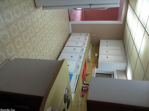 3rd image of 1016 Palomino Dr