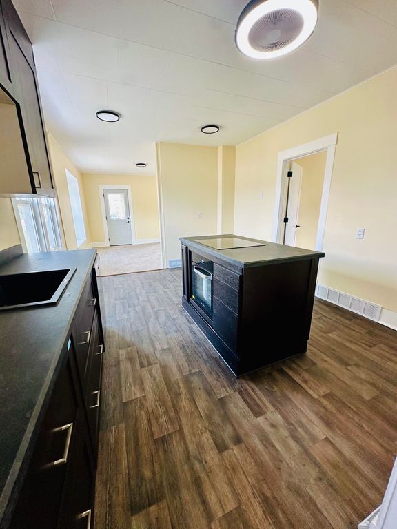 801 W 2nd St, Ogallala, NE - View 6
