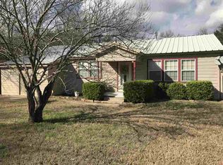 611 Hilltop Dr, Longview, TX 75604