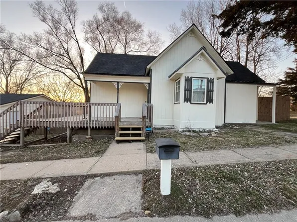 306 Salem Rd, Excelsior Springs, MO 64024