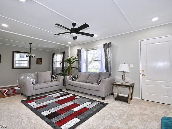 3rd image of 3610 Arden Blvd