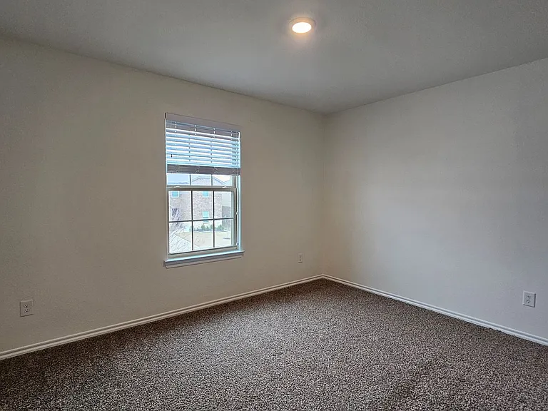 813 Fueller Dr — Photo 36