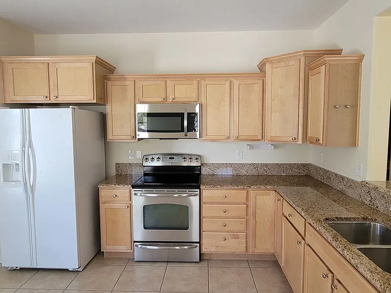 1342 Springdale Ln — Photo 18