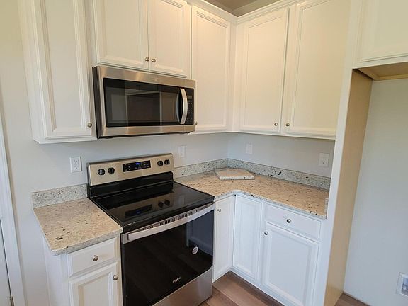 5th image of 79 Upland Dr