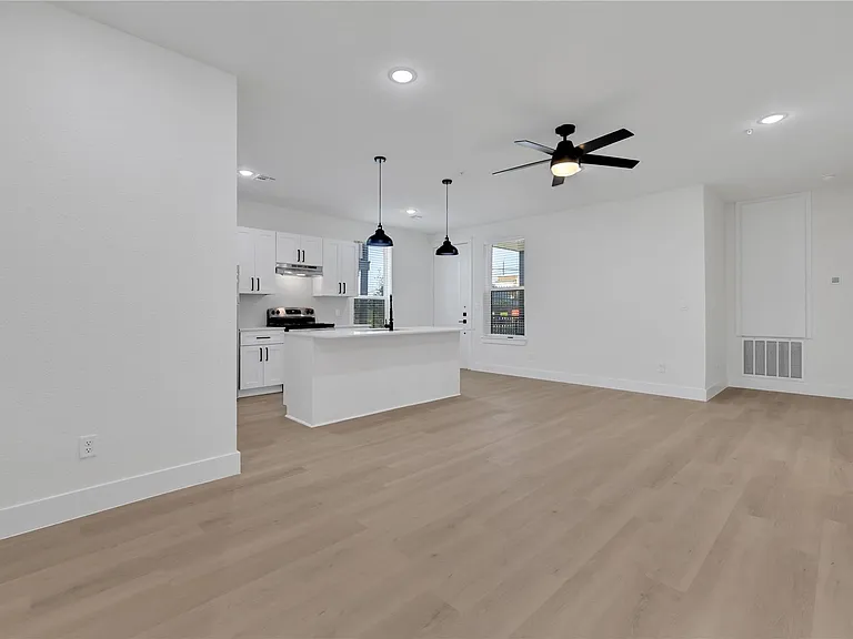 2613 Delafield St #2 — Photo 10