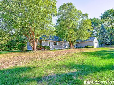 5090 Wakefield Ave NE, Comstock Park, MI, 49321