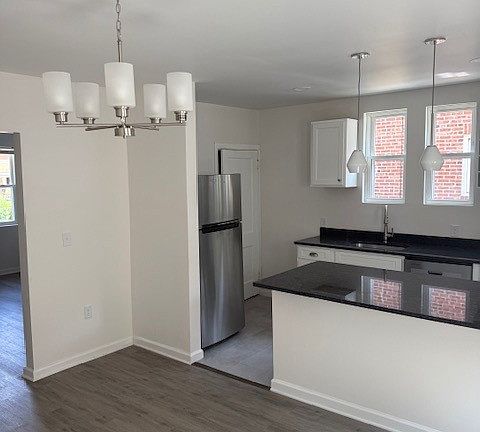 3rd image of 126 Stanton Ct W #126