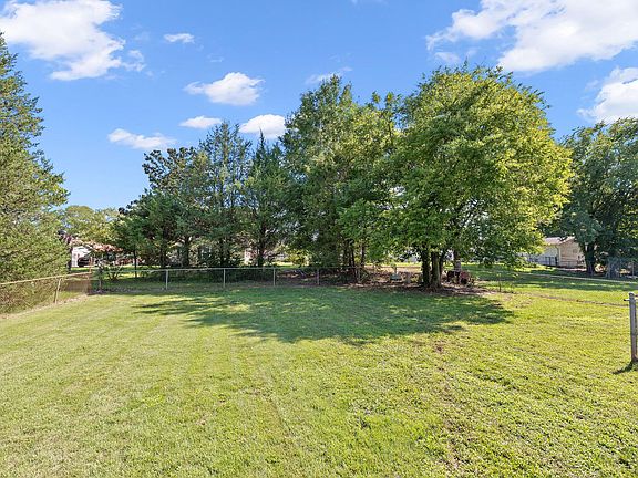 3rd image of 212 Overlook Ave