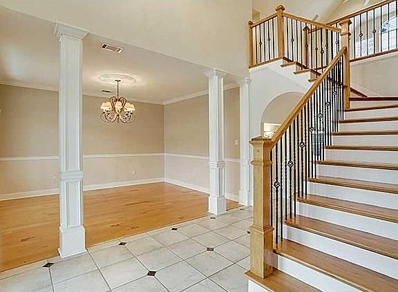 3rd image of 42 Turnberry Dr