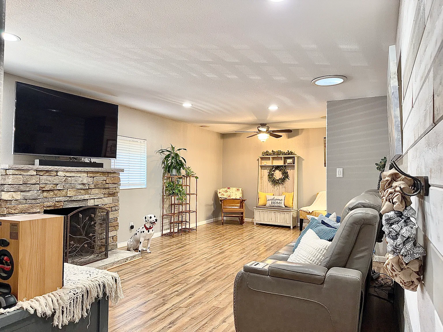3 bed, 1.5 bath, 1495 sqft, $2,495 — Photo 4