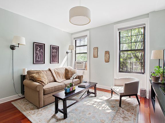 3rd image of 3117 Broadway APT 25
