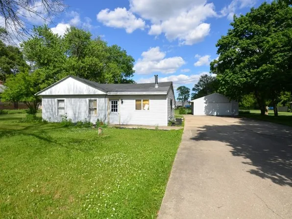 9907 Norman Ave, Machesney Park, IL 61115