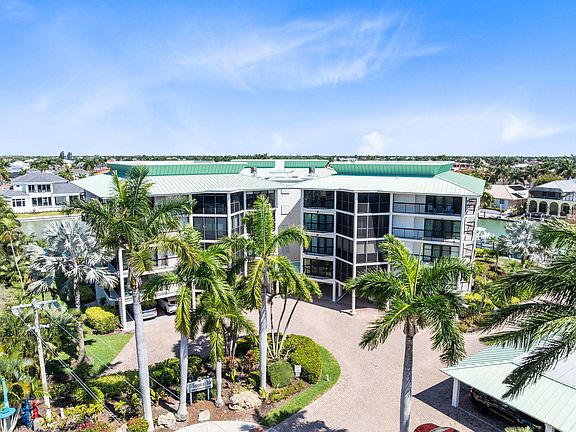 3rd image of 845 Collier Ct APT 306