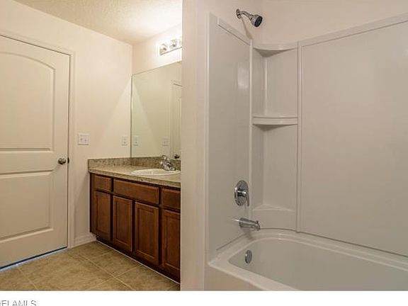 4th image of 370 Shadow Lakes Dr
