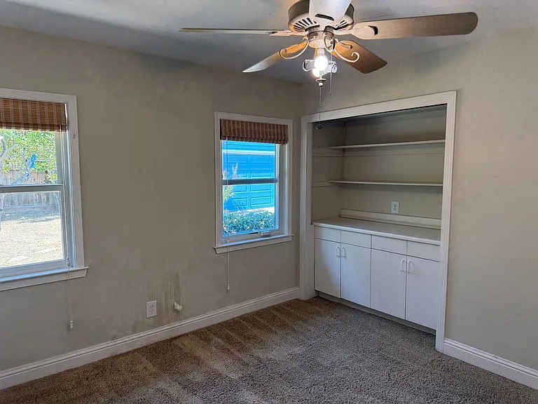 261 Gregory Ln — Photo 15