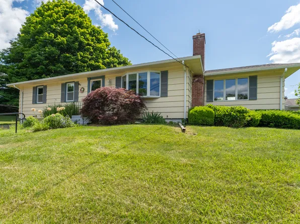 7 Evergreen Drive, North Branford, CT 06471