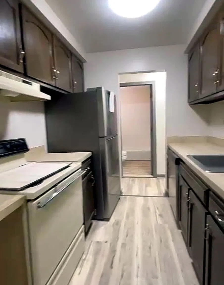 2 bed, 850 sqft, $1,700 — Photo 2